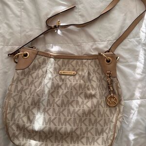 Michael Kors Jet Set Large Hobo Bag